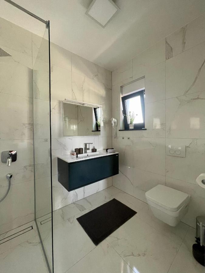 Villa Mila Vrsi Exteriör bild